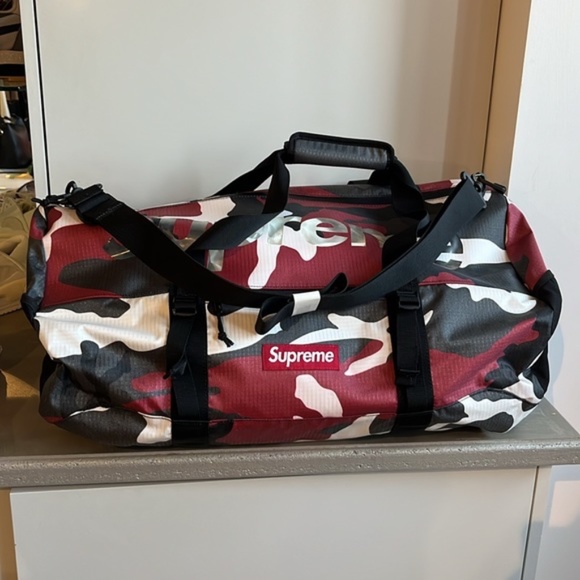 Supreme SS/21 Red Camo Duffle Bag - Picture 2 of 15